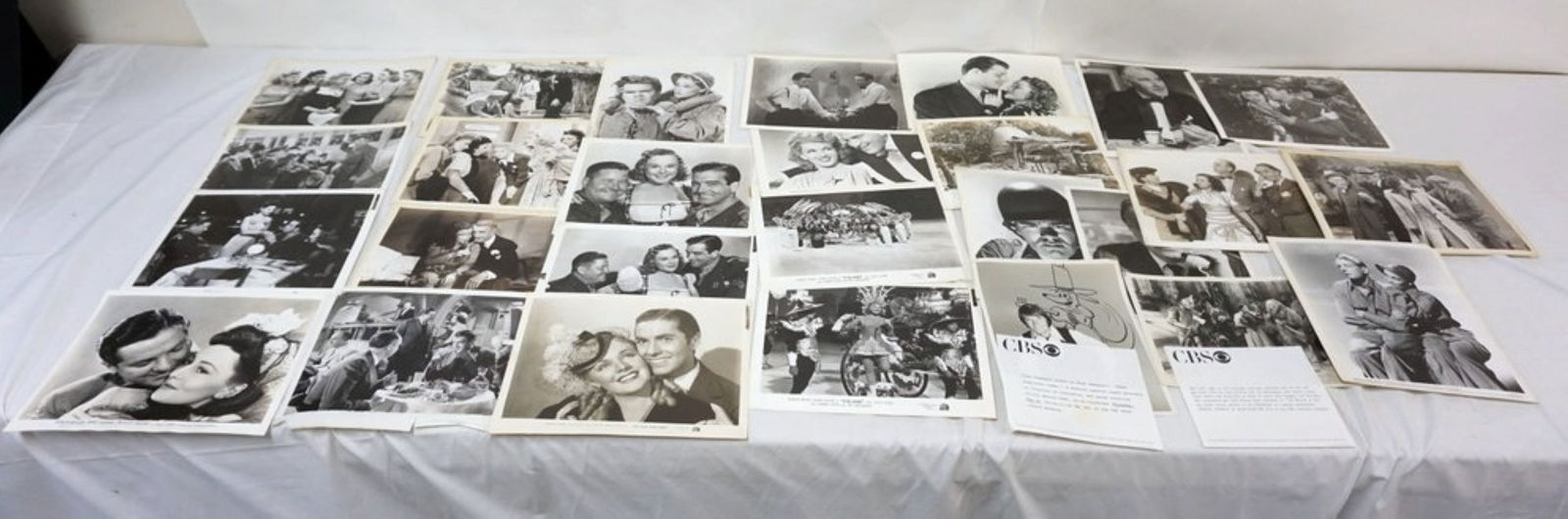 LARGE GROUP OF VINTAGE MOVIE STILLS: LARGE GROUP OF VINTAGE MOVIE STILLS