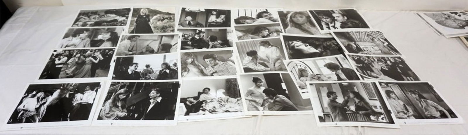 LARGE GROUP OF VINTAGE MOVIE STILLS: LARGE GROUP OF VINTAGE MOVIE STILLS