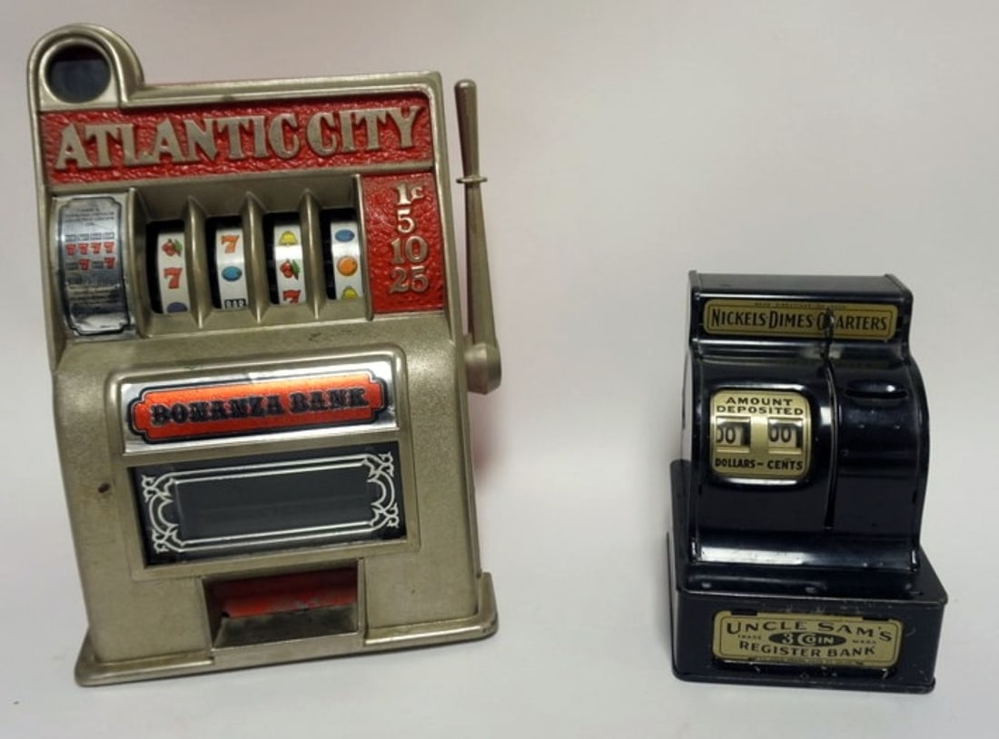 ATLANTIC CITY SLOT MACHINE & UNCLE SAM BANKS (1 of 4)