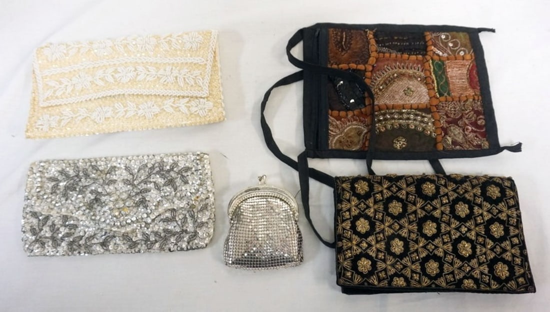 ASSORTED WOMENS BAGS (1 of 3)