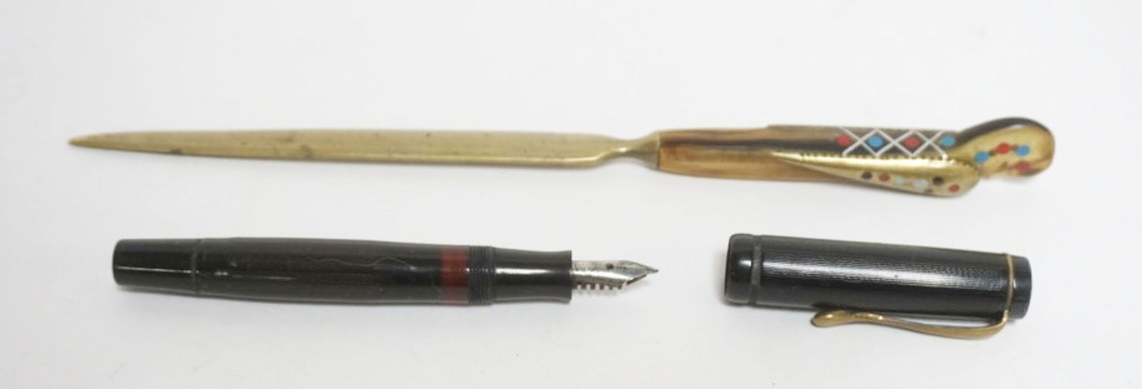HORN LETTER OPENER AND FOUNTAIN PEN (1 of 4)