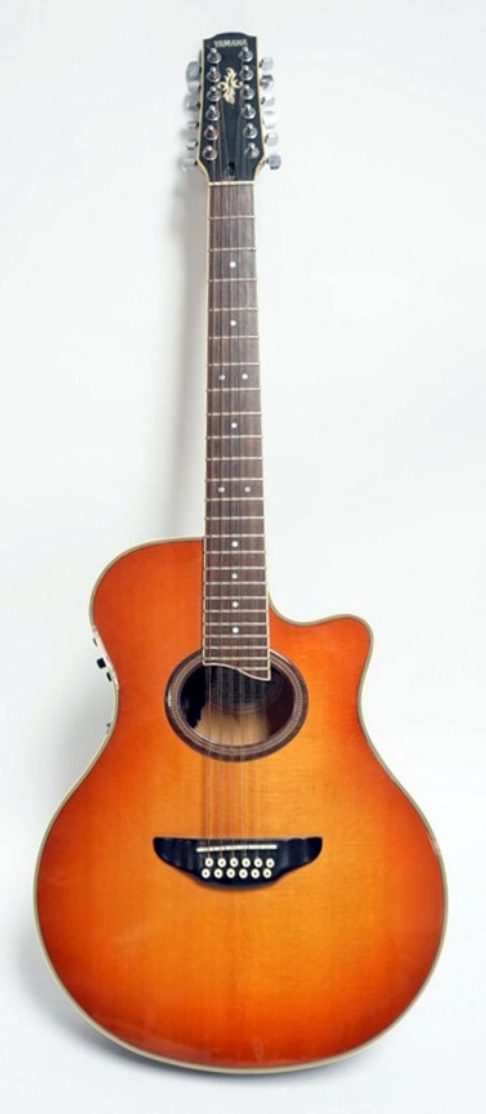 YAMAHA ACOUSTIC GUITAR (1 of 7)