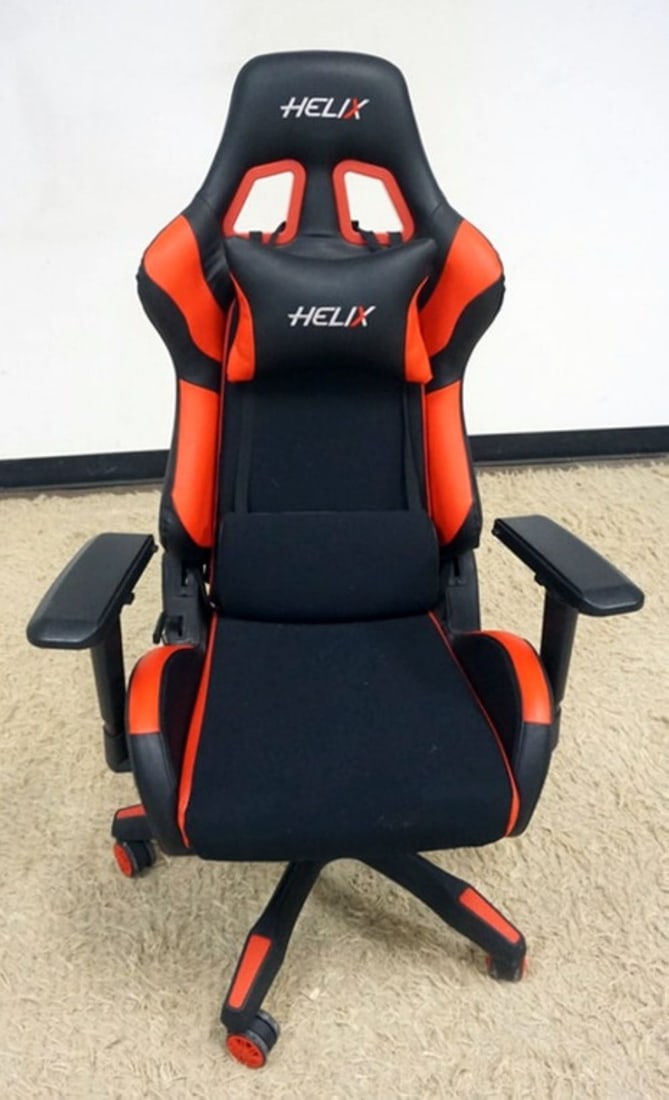 HELIX GAMING CHAIR (1 of 2)