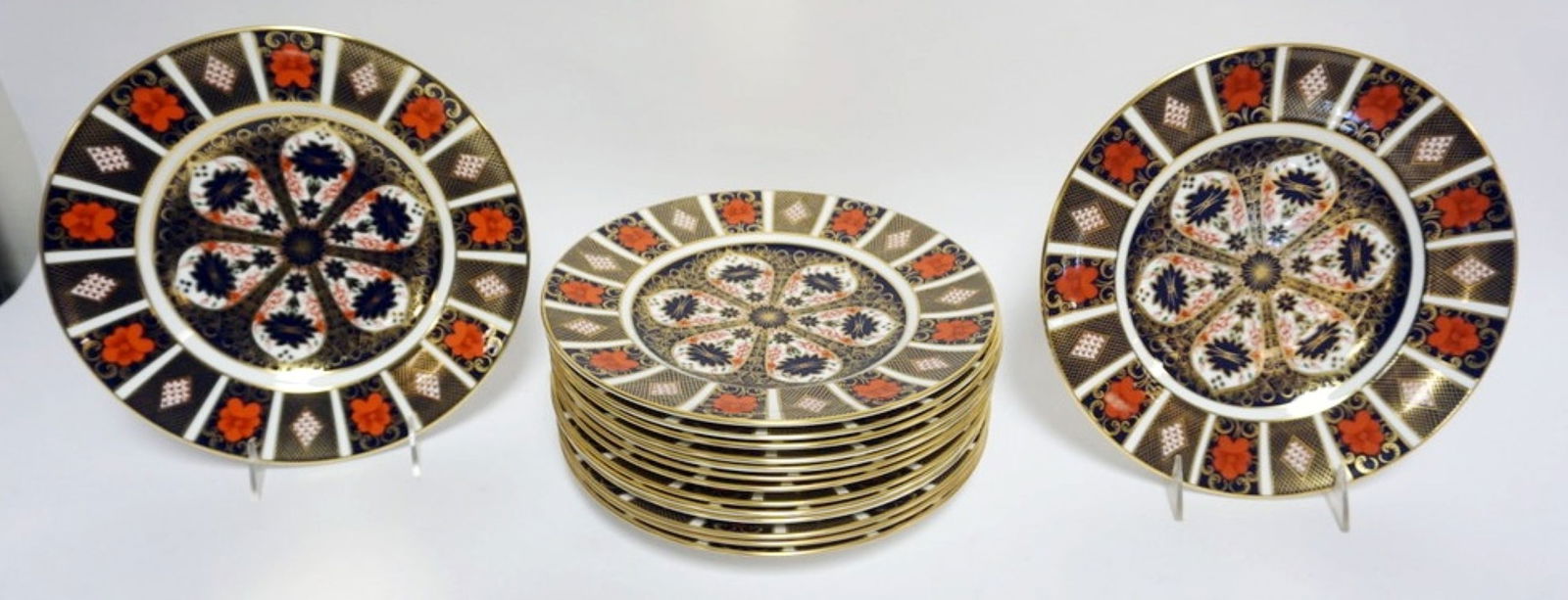 ROYAL CROWN DERBY IMARI 1128 PLATES (1 of 3)