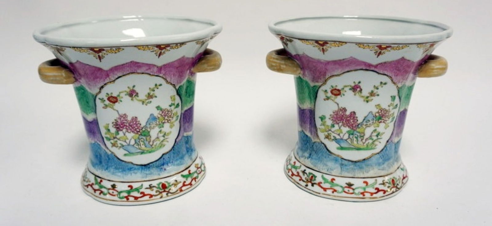 PAIR ASIAN CACHE POTS: PAIR OF ASIAN CACHE POTS EACH APPROXIMATELY 8 IN X 7 IN H