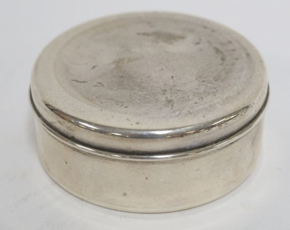 STERLING SILVER ROUND TRINKET BOX: STERLING SILVER ROUND TRINKET BOX, TIFFANY & CO., 2.2 OZT