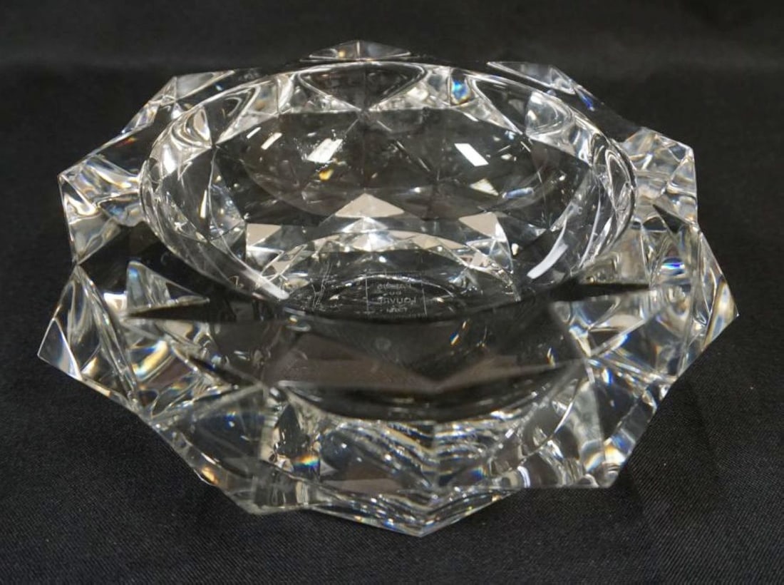 BACCARAT CRYSTAL DIAMOND CUT ASHTRAY (1 of 3)