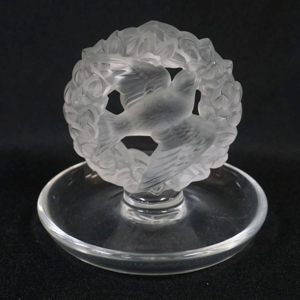 LALIQUE *PAX* CRYSTAL RING DISH: LALIQUE *PAX* CRYSTAL RING DISH W/FROSTED IMAGE OF DOVE IN CENTER OF WREATH, APPROXIMATELY 4 IN HIGH