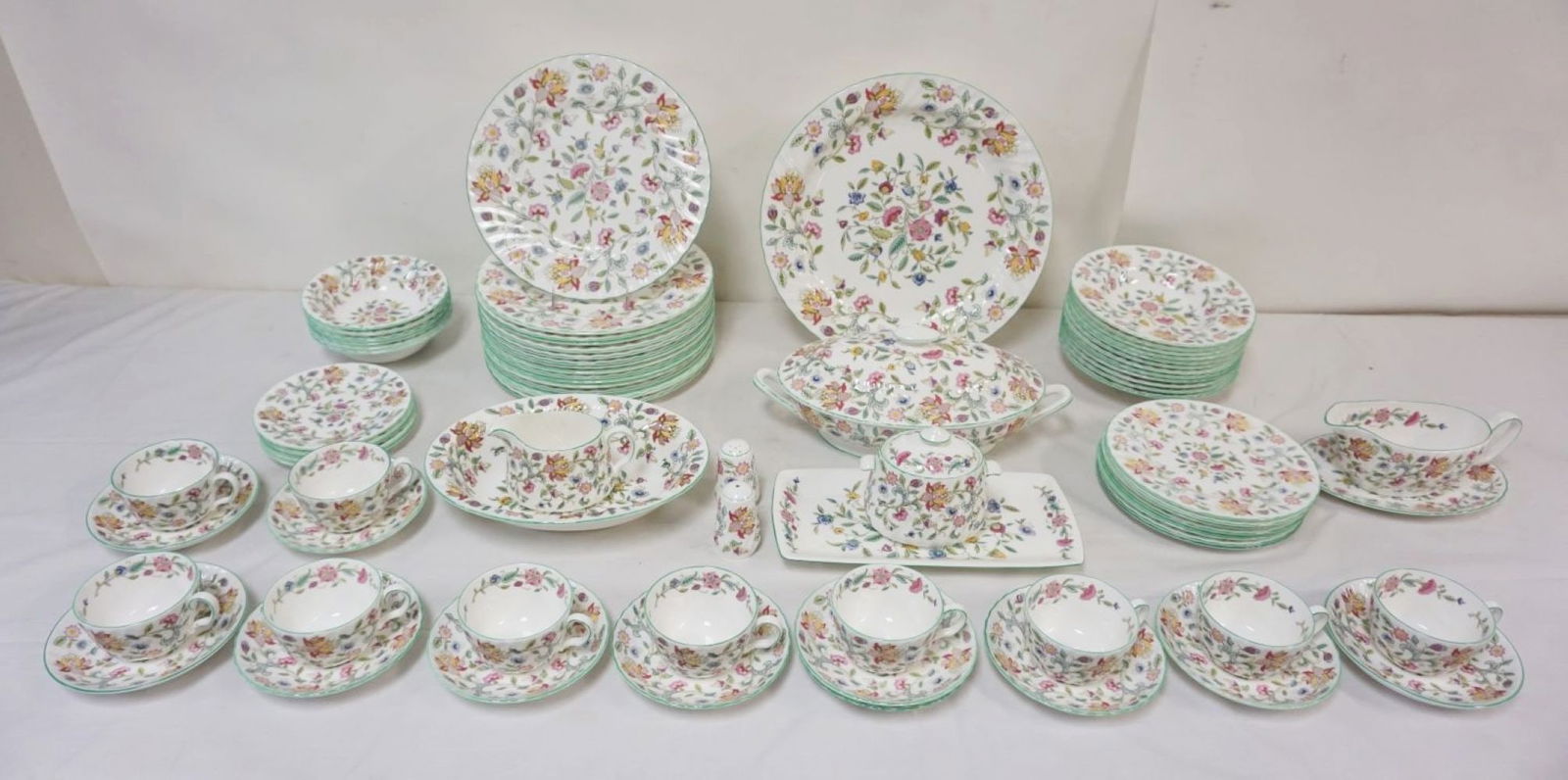 MINTON CHINA DINNERWARE *HADDON HALL* (1 of 7)