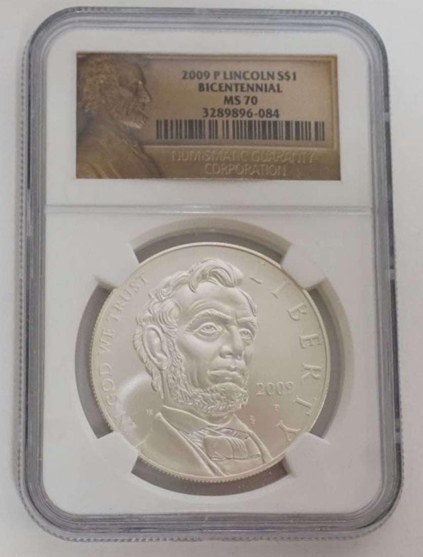 LINCOLN BICENTENNIAL SILVER DOLLAR (1 of 3)