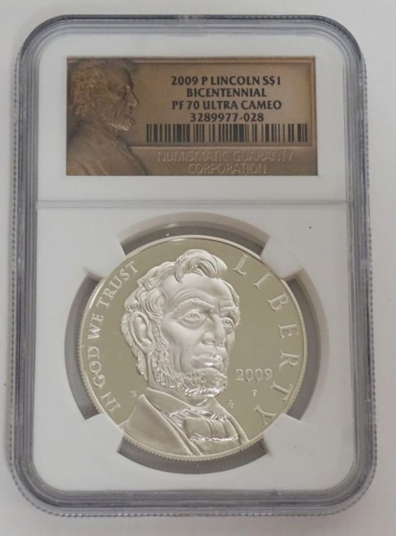 LINCOLN BICENTENNIAL SILVER DOLLAR (1 of 3)