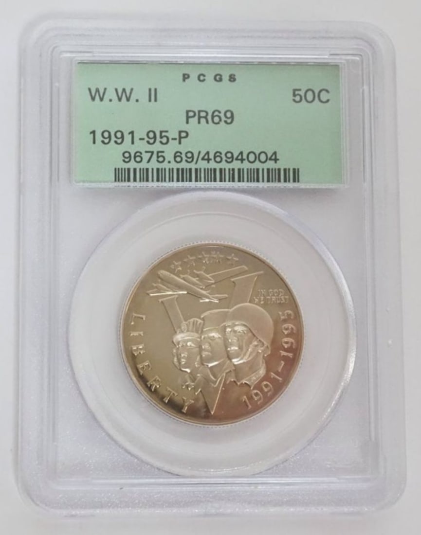 WORLD WAR 2 WWII COMMEMORATIVE SILVER HALF DOLLAR (1 of 3)