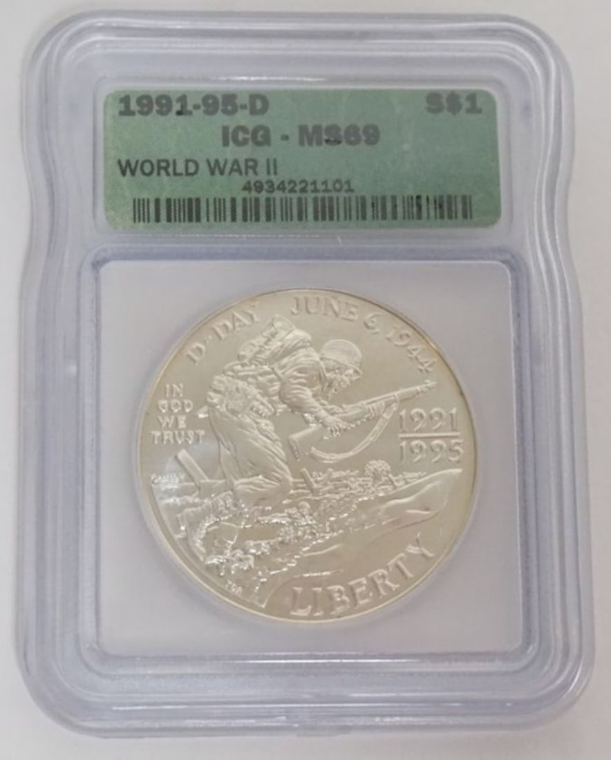 WORLD WAR 2 WWII SILVER DOLLAR (1 of 3)