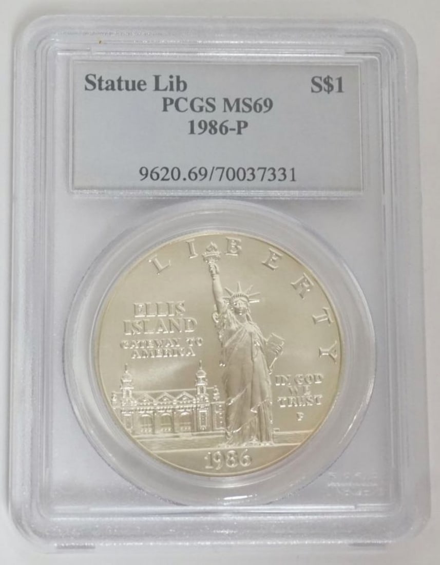 STATUE OF LIBERTY SILVER DOLLAR (1 of 3)