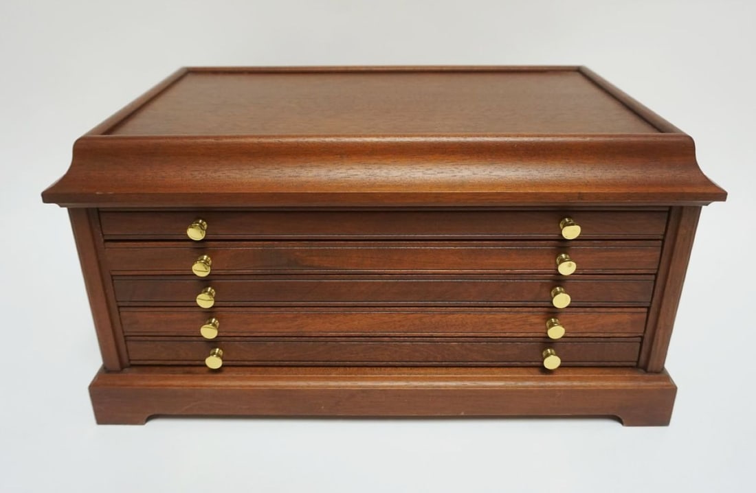 MAHOGANY 5 DRAWER DISPLAY CABINET (1 of 4)