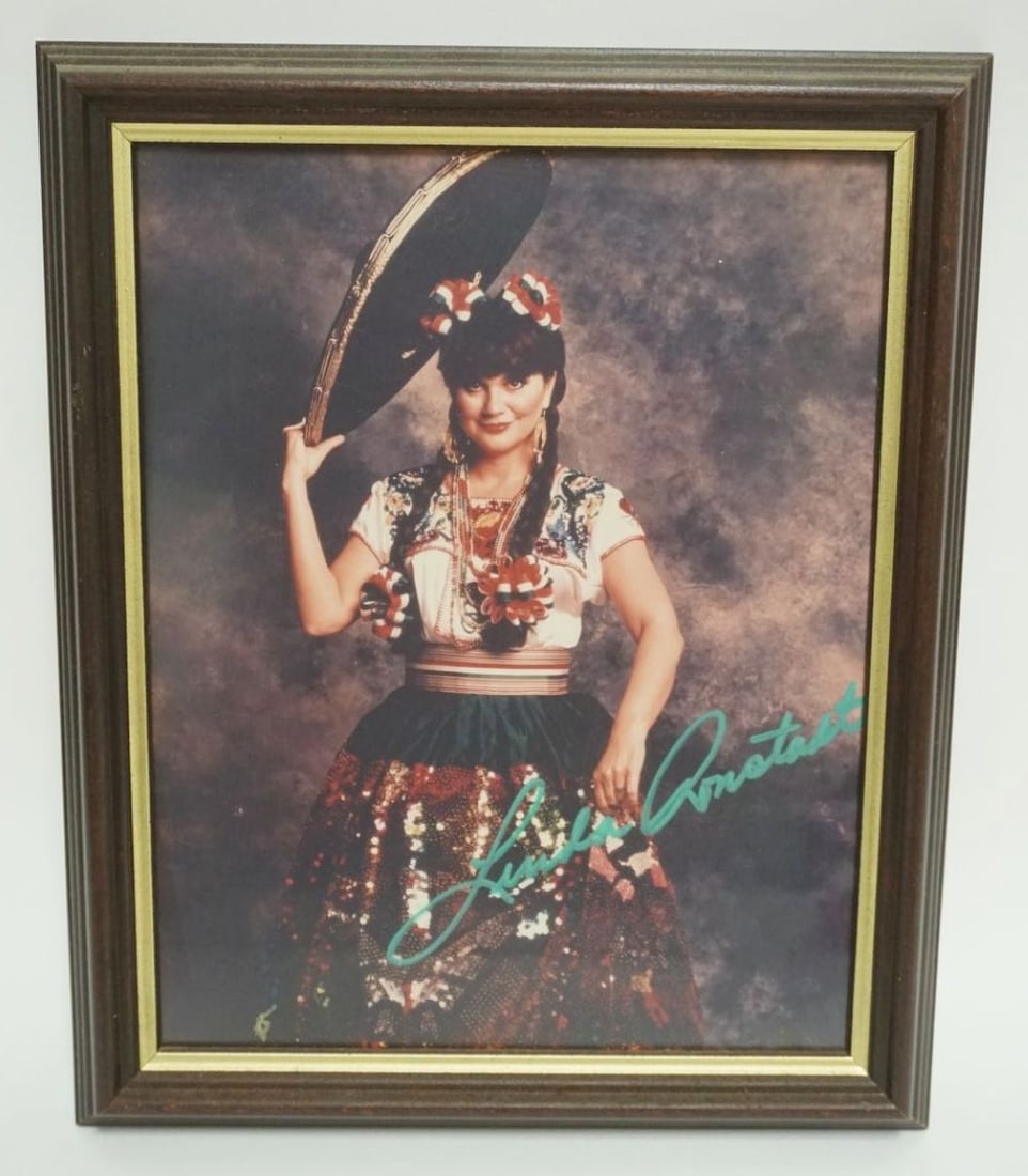 LINDA RONSTADT FRAMED PHOTO, SIGNED (1 of 2)