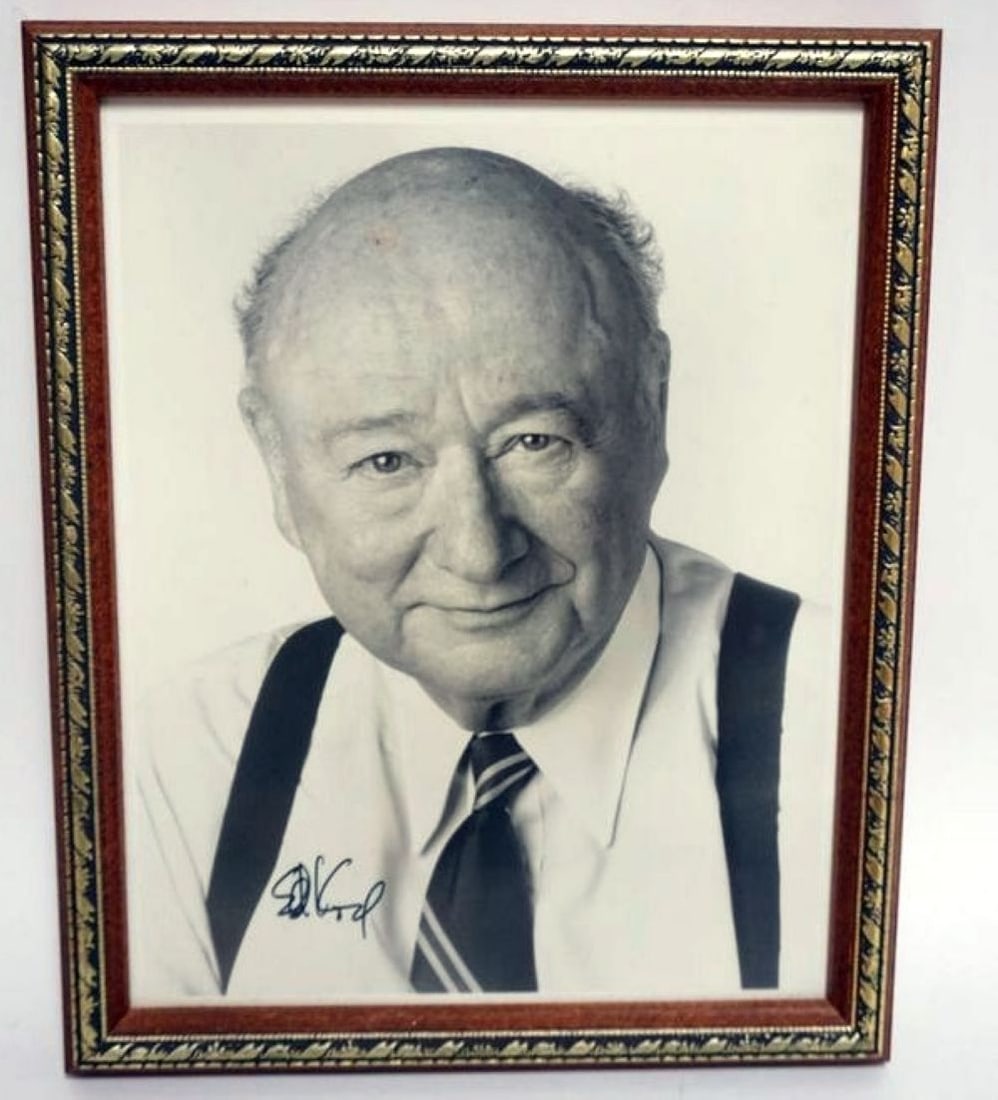ED KOCH NYC MAYOR FRAMED PHOTO W/SIGNATURE (1 of 2)