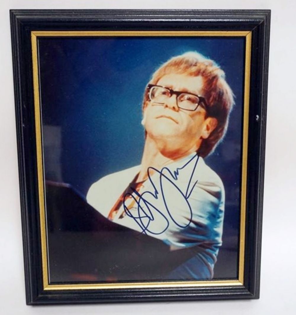 ELTON JOHN PHOTO W/ATTRIBUTED SIGNATURE (1 of 2)