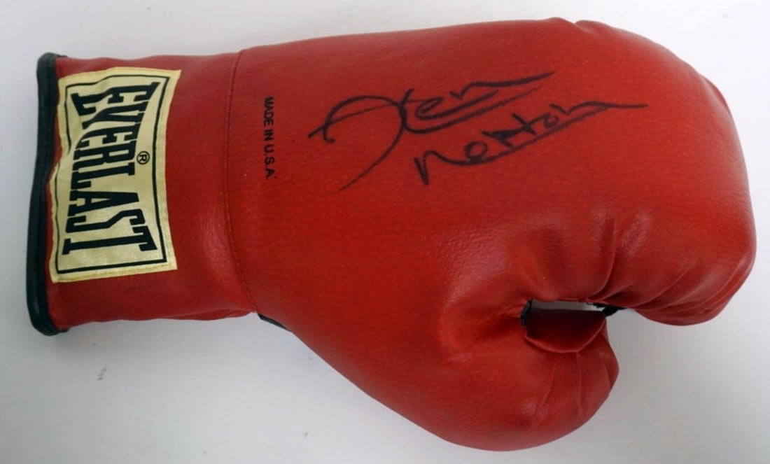 KEN NORTON SIGNED BOXING GLOVE (1 of 2)