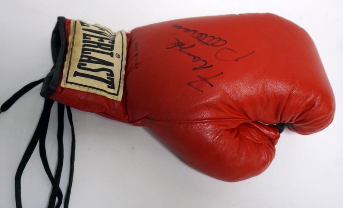 FLOYD PATTERSON SIGNED BOXING GLOVE (1 of 2)