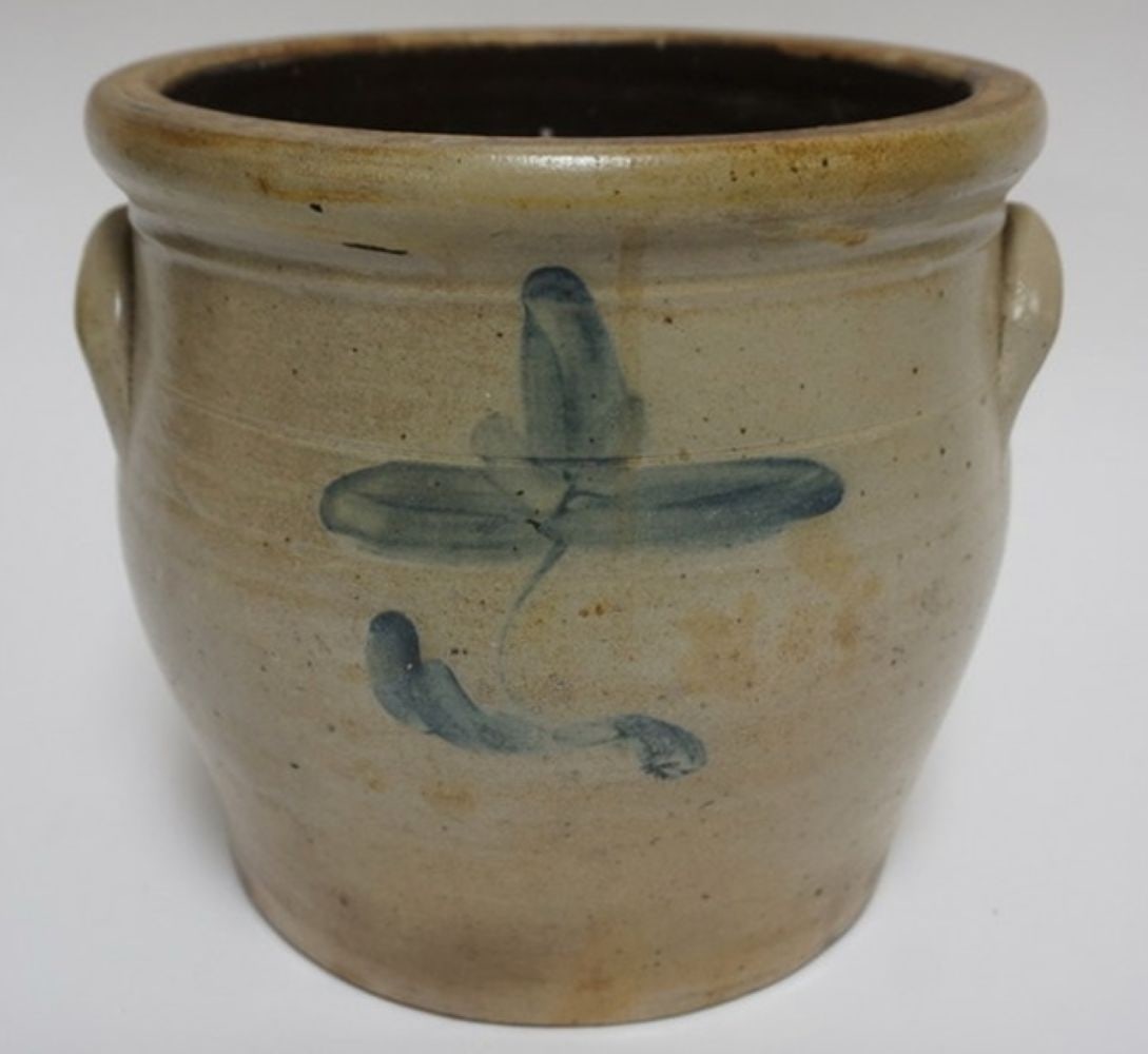 BLUE DECORATED CROCK (1 of 6)