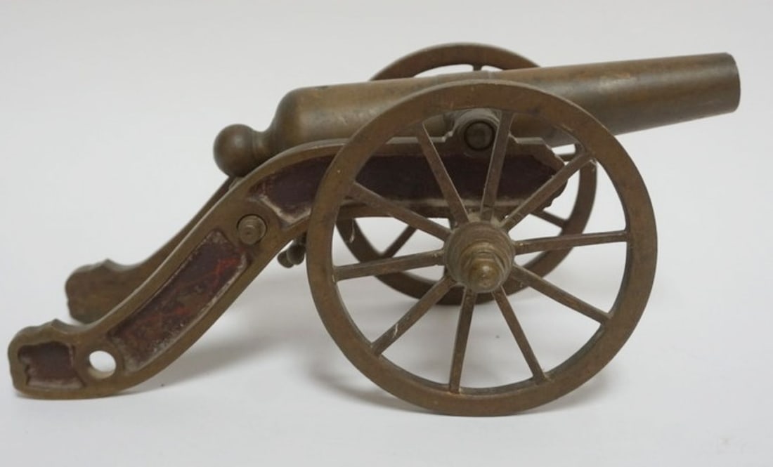 VINTAGE BRASS MODEL CANNON (1 of 5)