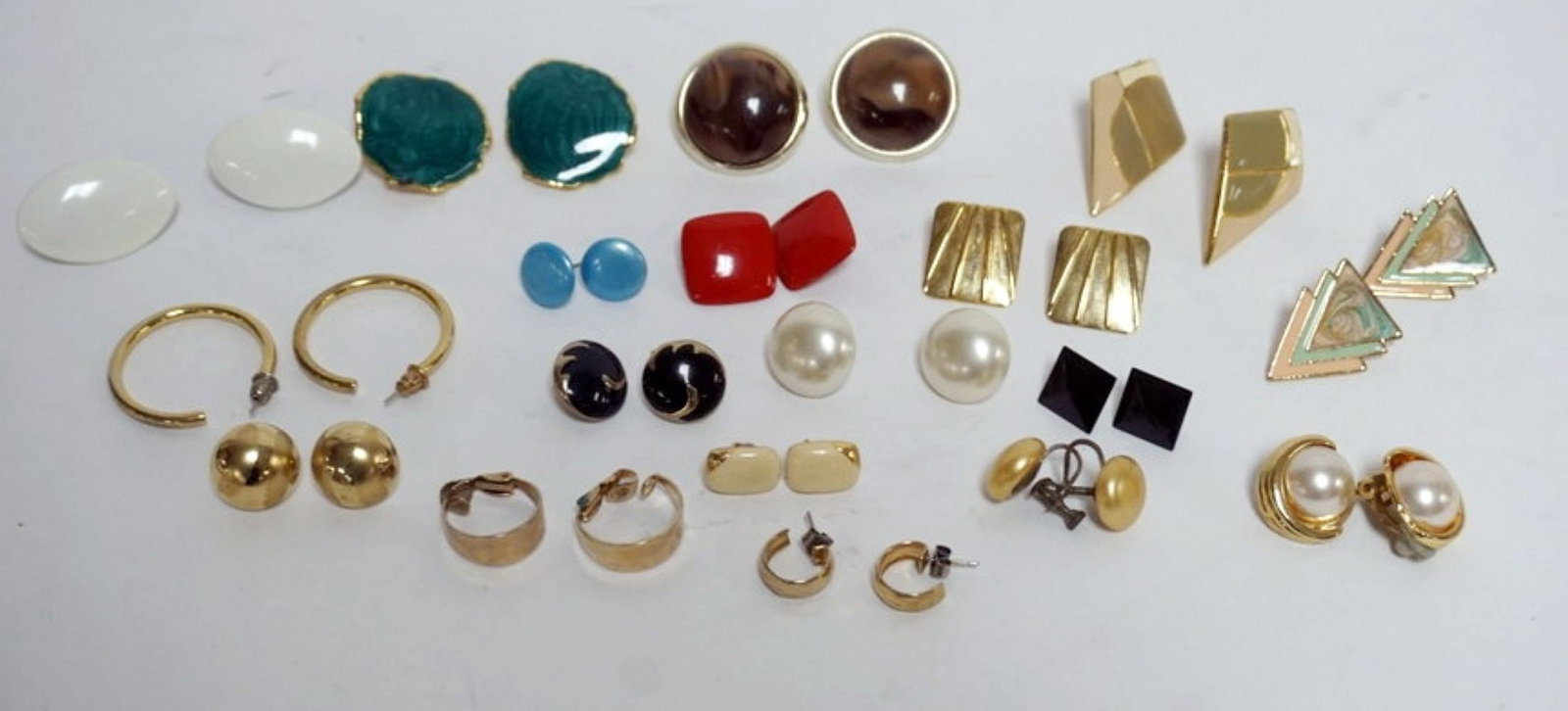 ASSORTED LADIES EARRINGS: APPROXIMATELY 18 PAIRS LADIES EARRINGS, SOME MARKED BY MAKER