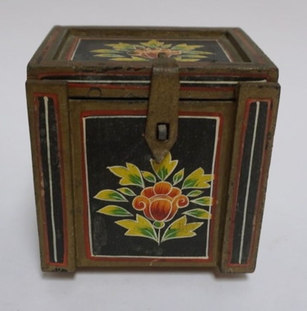 VINTAGE INDIAN JEWELRY BOX: VINTAGE HAND MADE AND PAINT DECORATED INDIAN JEWELRY BOX WITH INTERIOR DRAWERS, APPROXIMATELY 4 IN X 5 IN X 5 1/2 IN H