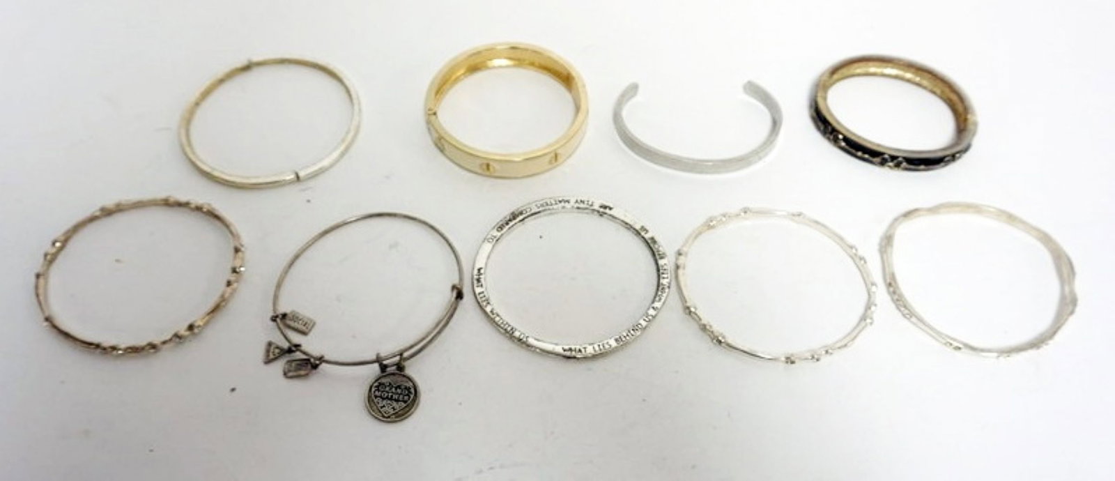 BRACELET ASSORTMENT: 9 BRACELETS INCLUDING WIND & FIRE