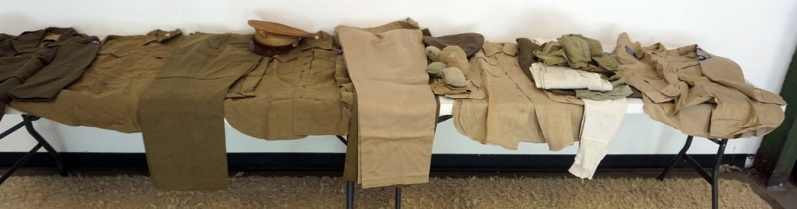 U.S. MILITARY UNIFORMS: GROUP OF U.S. MILITARY UNIFORMS