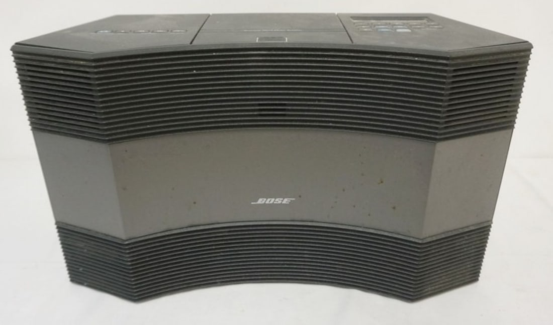BOSE ACOUSTIC WAVE MUSIC SYSTEM (1 of 2)
