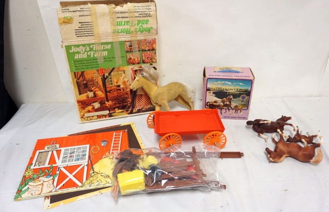 JODYS HORSE AND FARM AND BRYER HORSE SET (1 of 3)