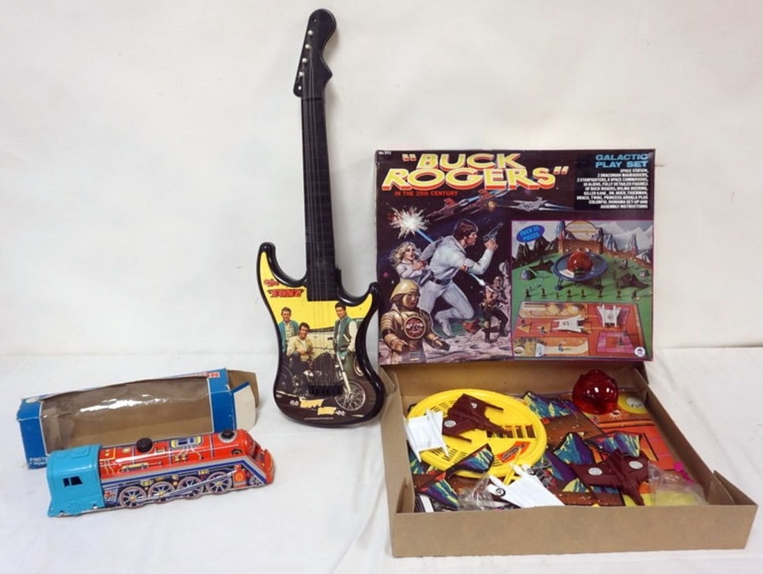 VINTAGE TOYS (1 of 4)