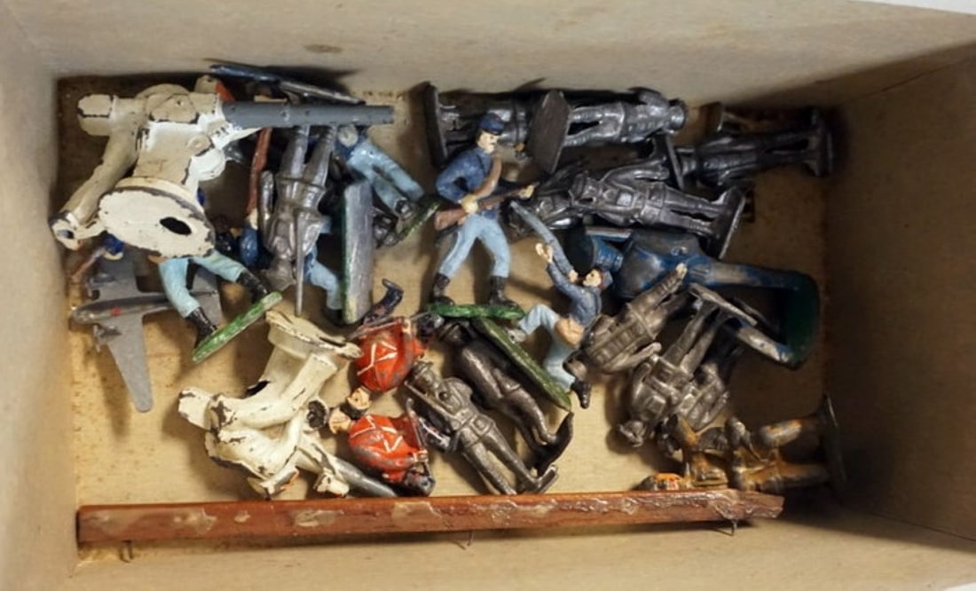 ASSORTED TOYS - 10