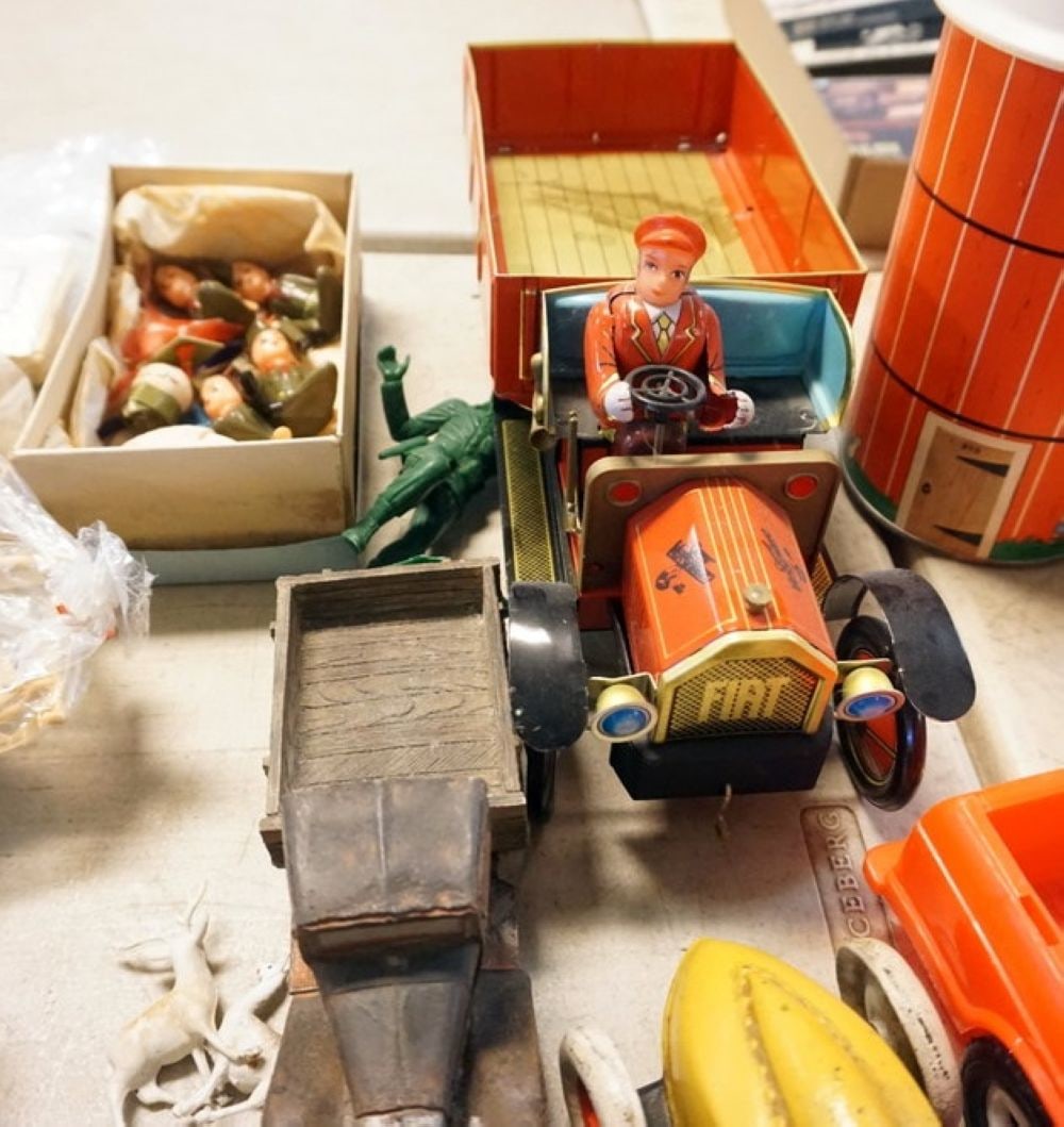 ASSORTED TOYS - 9