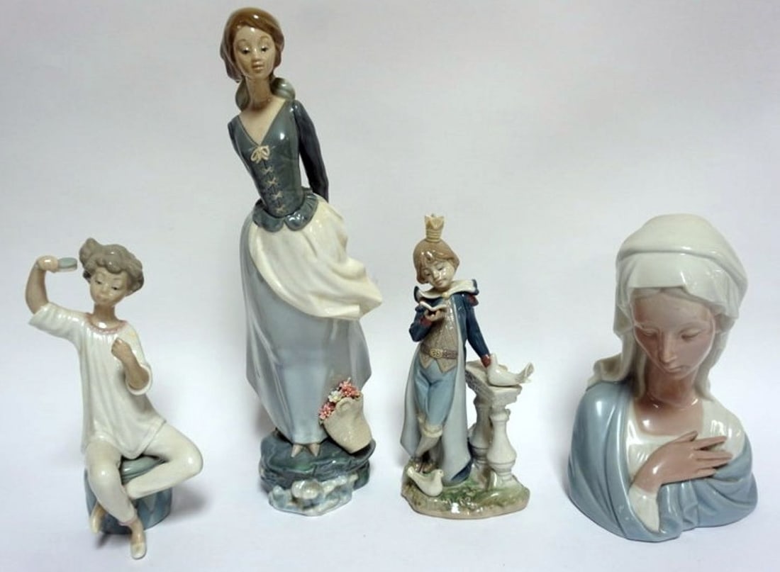 LLADRO PORCELAIN GROUP OF ASSORTED FIGURES (1 of 3)