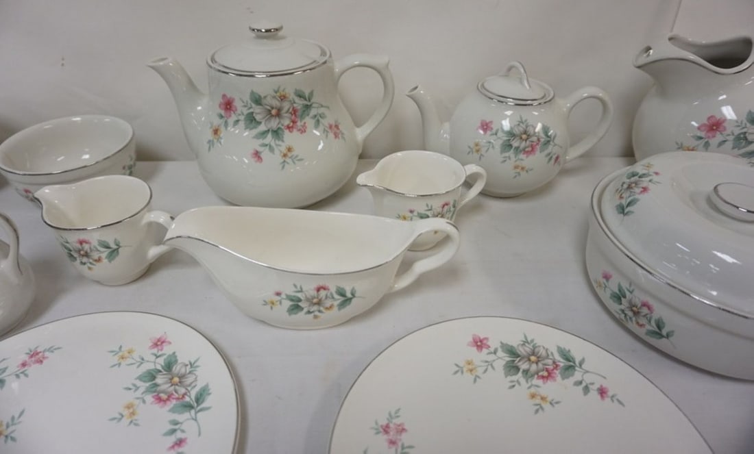 HALL SPRINGTIME DINNERWARE - 3