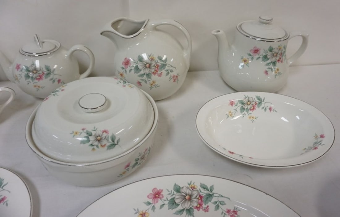 HALL SPRINGTIME DINNERWARE - 4