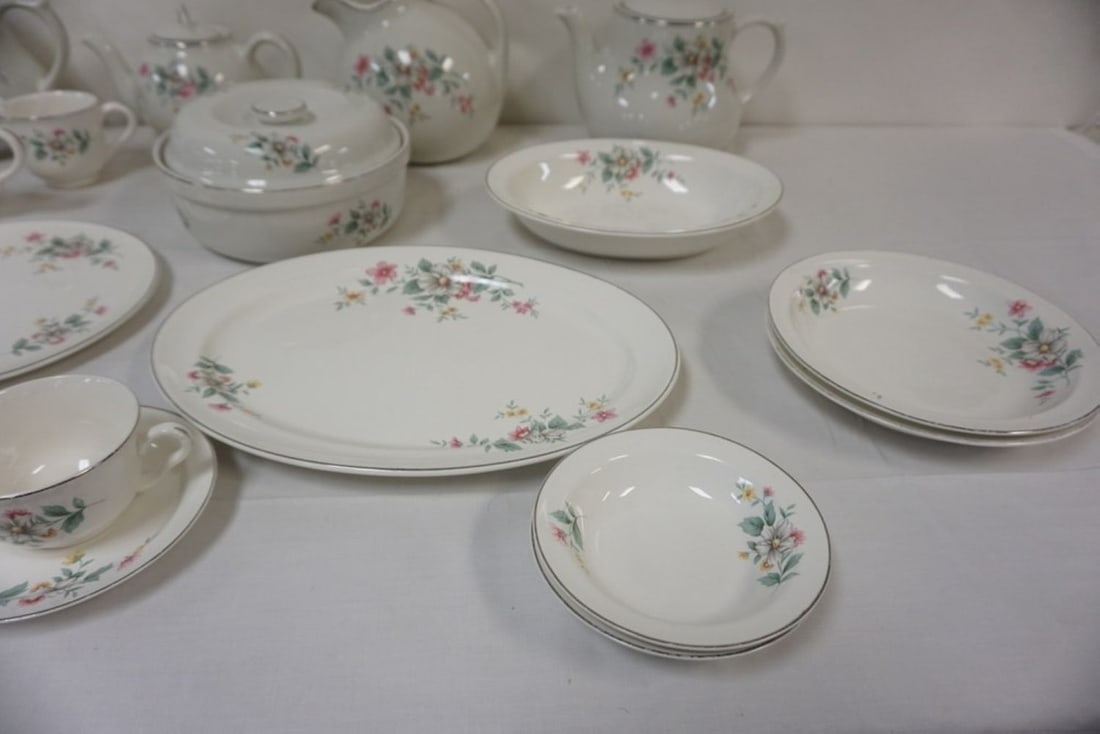 HALL SPRINGTIME DINNERWARE - 5