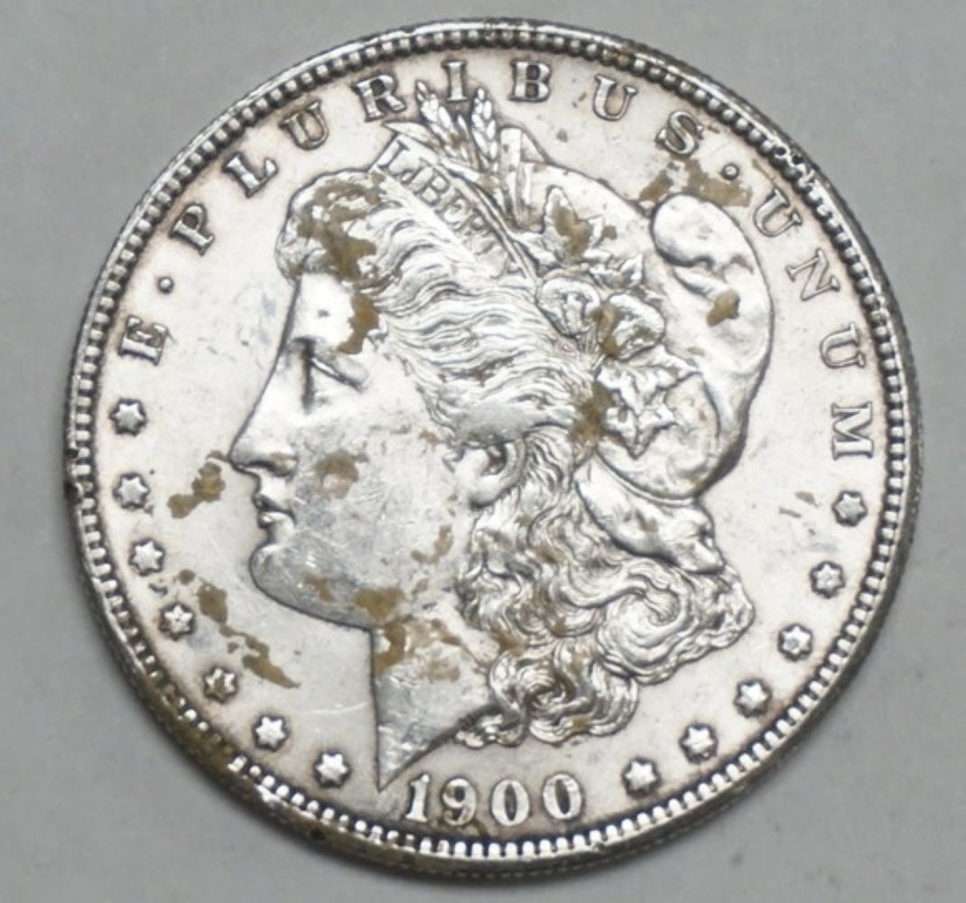 1900 MORGAN SILVER DOLLAR: 1900 MORGAN SILVER DOLLAR