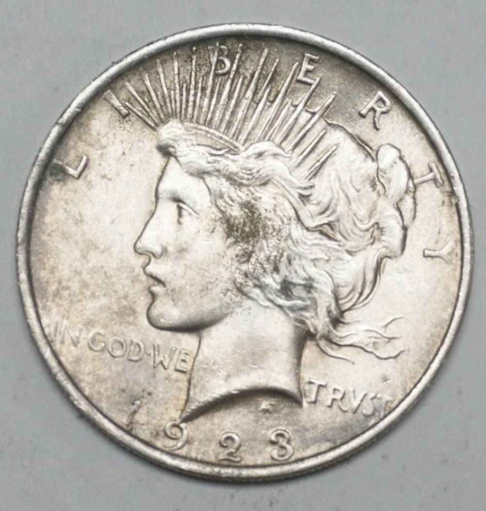 1923 PEACE SILVER DOLLAR (1 of 2)