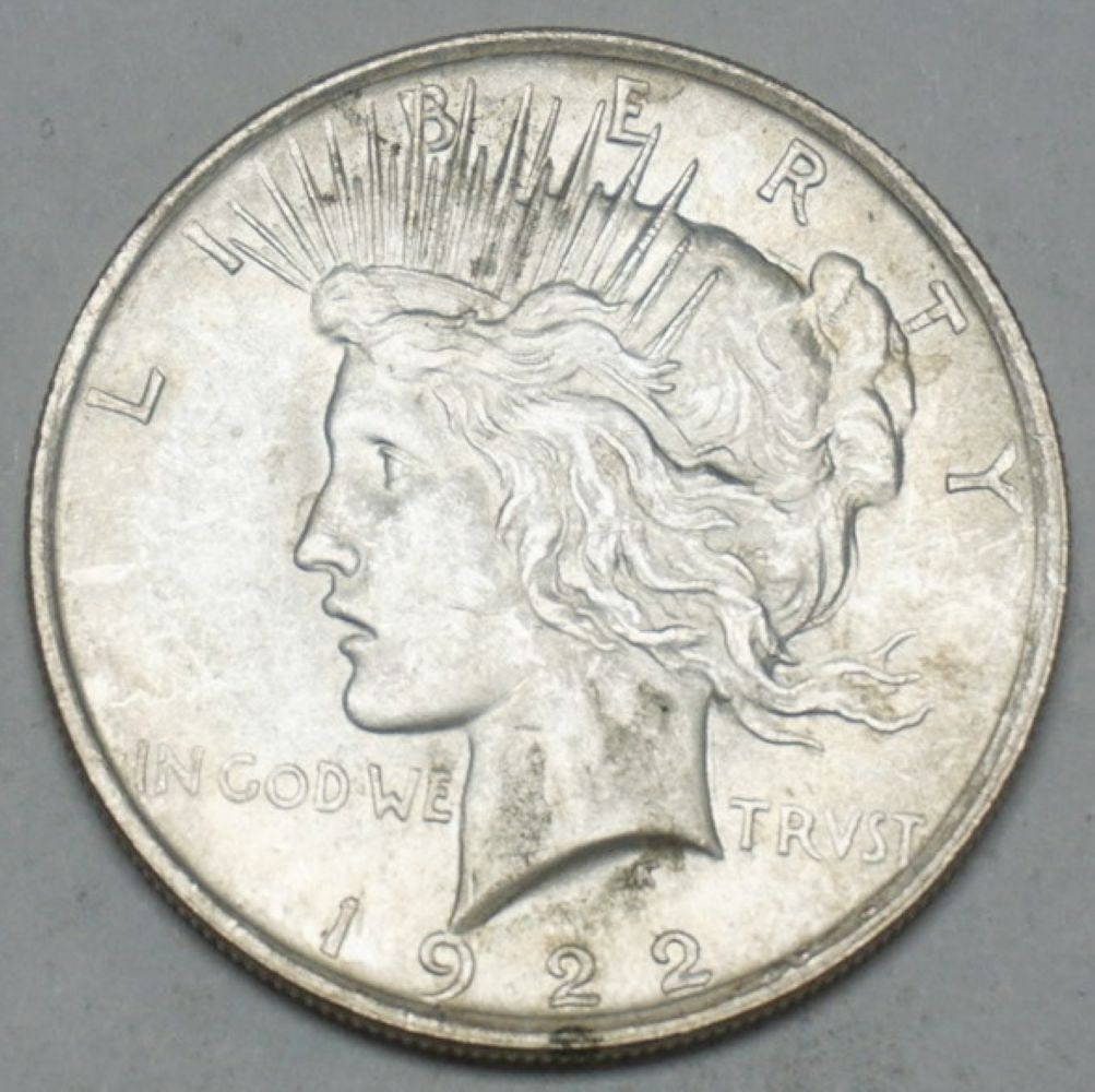 1922 PEACE SILVER DOLLAR (1 of 2)