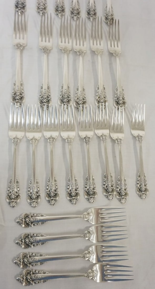 WALLACE GRANDE BAROQUE STERLING FLATWARE SET - 7