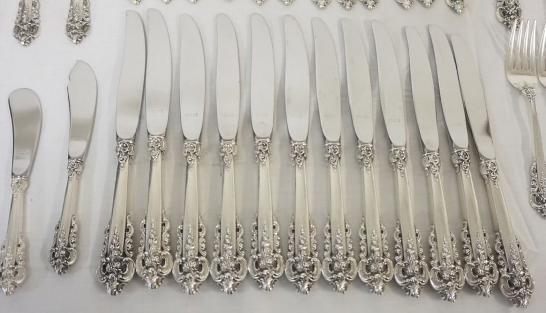 WALLACE GRANDE BAROQUE STERLING FLATWARE SET - 8