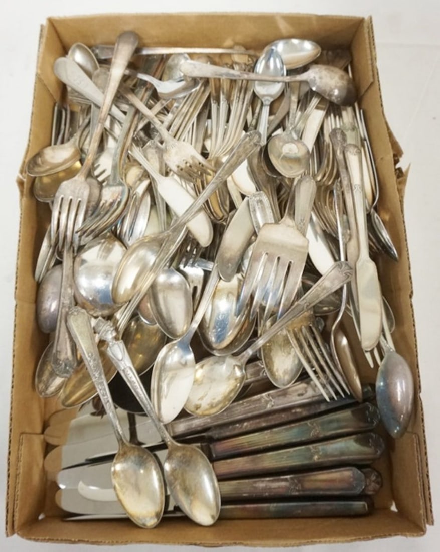 SILVERPLATE FLATWARE (1 of 4)