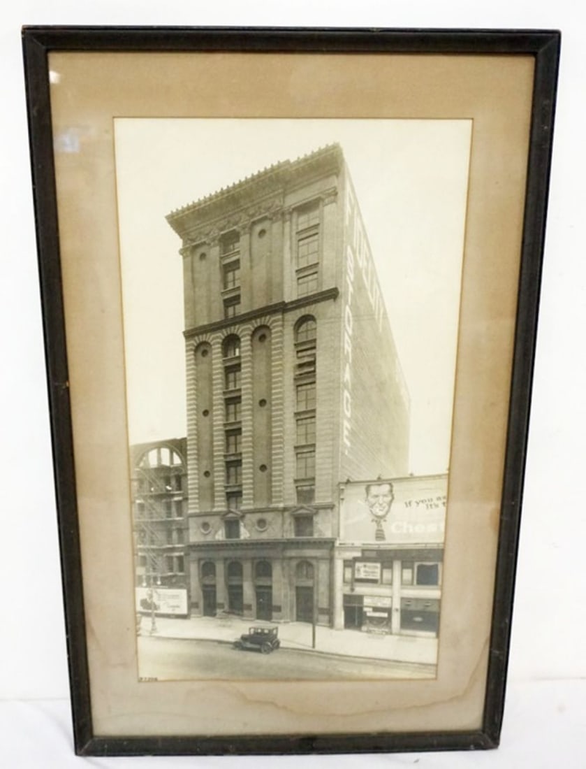 LARGE FRAMED PHOTO OF CITY STREET SCENE (1 of 3)