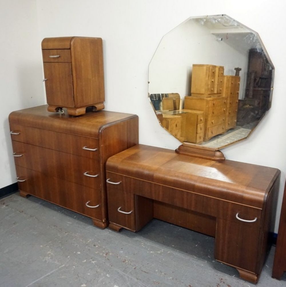 ART DECO BEDROOM SET (1 of 3)