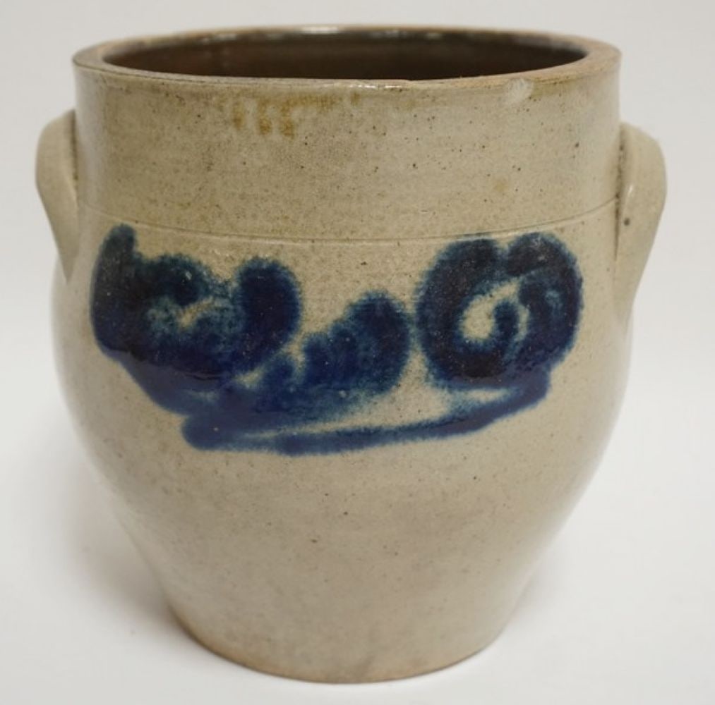 BLUE DECORATED STONEWARE: BLUE DECORATED STONEWARE CROCK, APPROXIMATELY 8 IN X 8 IN H