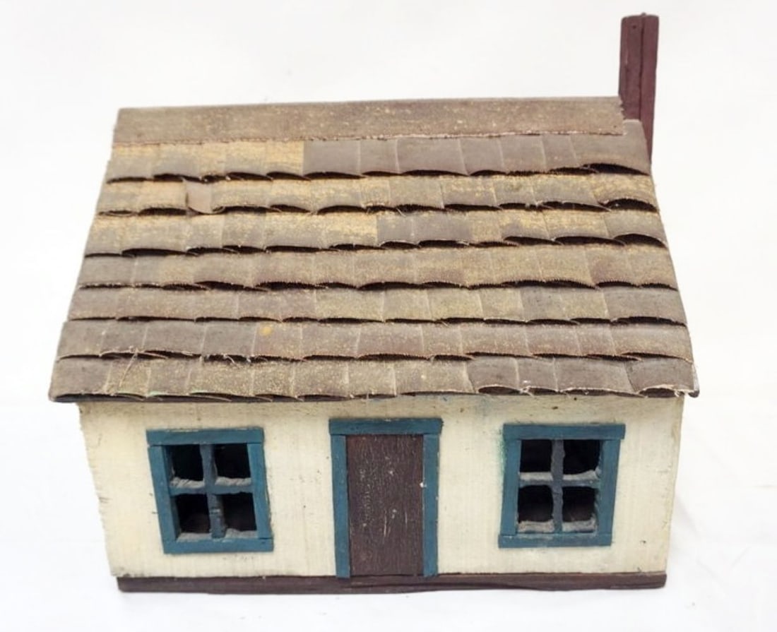 FOLK ART HAND PAINTED HOUSE (1 of 4)