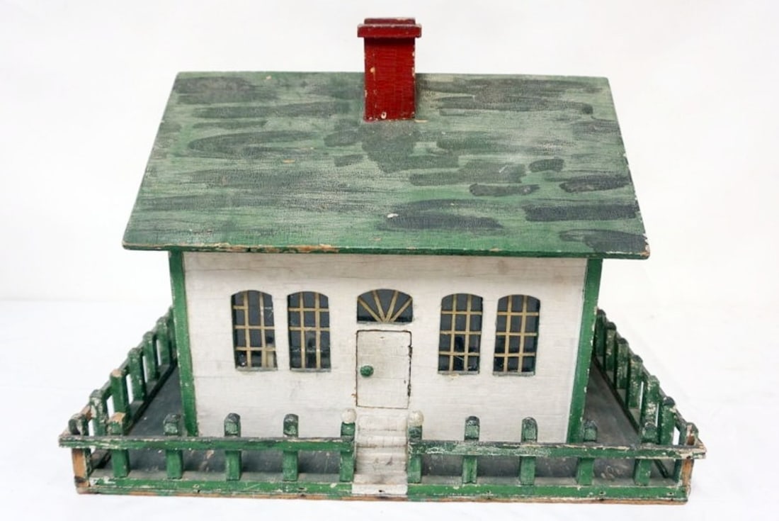 FOLK ART HAND PAINTED HOUSE (1 of 6)